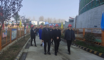 市重點(diǎn)項(xiàng)目辦公室到洋縣體育場館施工現(xiàn)場考察調(diào)研